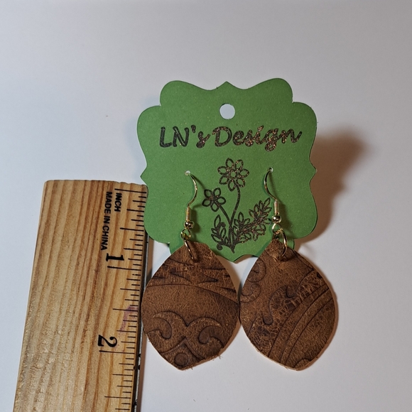 Handcrafted Genuine Leather Earring - Picture 2 of 4